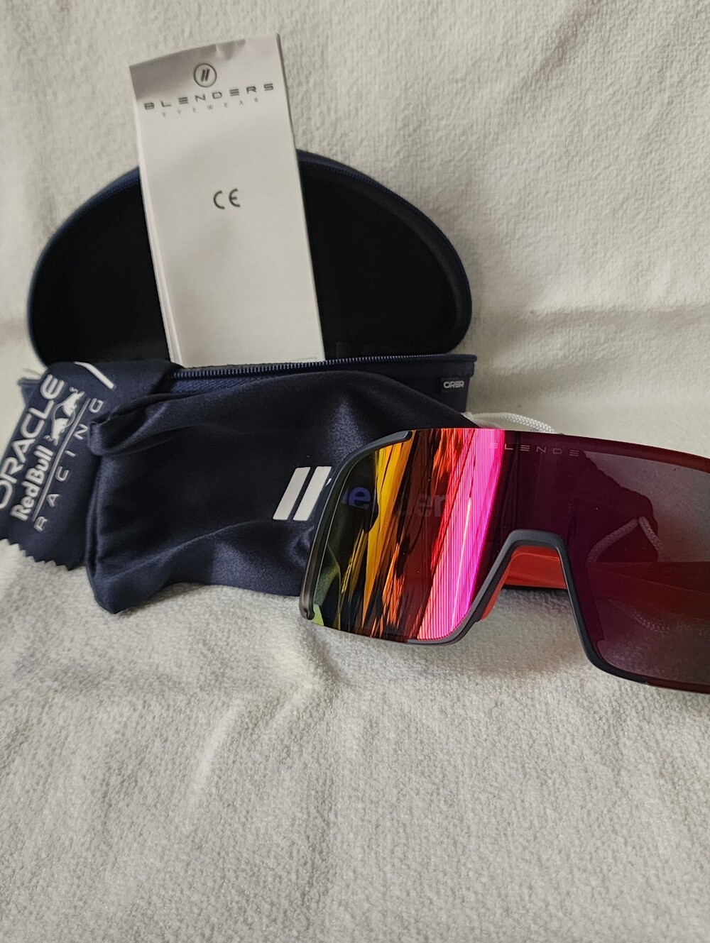 Blenders LIMITED EDITION ORACLE RED BULL RACING SUNGLASSES